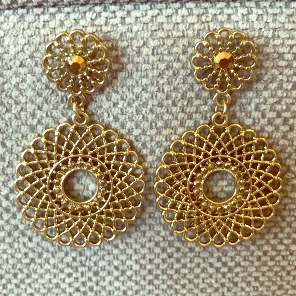 Gold dangly earrings